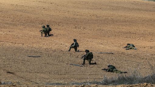 Izraelští vojáci poblíž Gazy.
