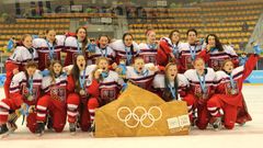 Hokejistky slaví stříbro na olympiádě mládeže