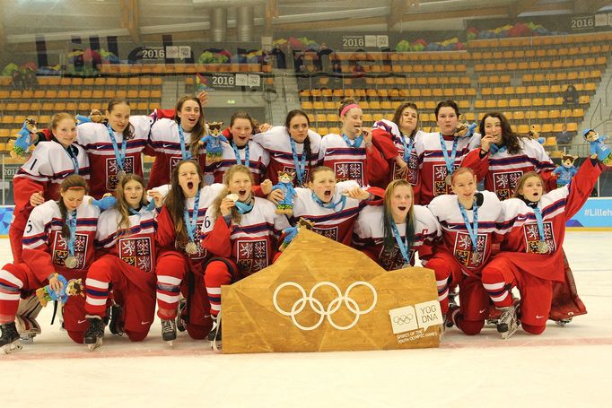 České hokejistky vybojovaly stříbrné medaile na Olympijských hrách mládeže v Norsku