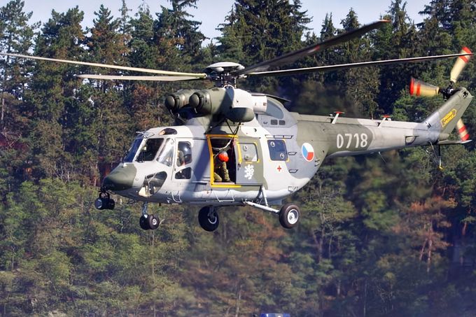 Dvoumotorový turbohřídelový víceúčelový vrtulník W-3A SOKOL české armády. Ilustrační snímek