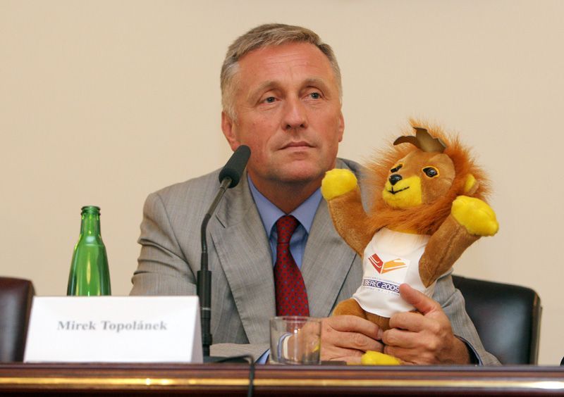 Mirek Topolánek a maskot MS v Liberci