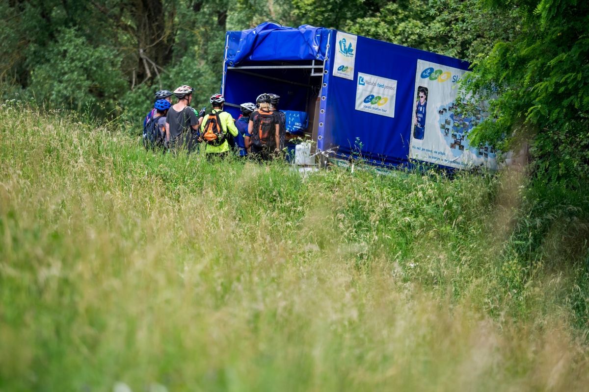 Tomáš Slavata - dětský domov - charitativní cesta k Baltu