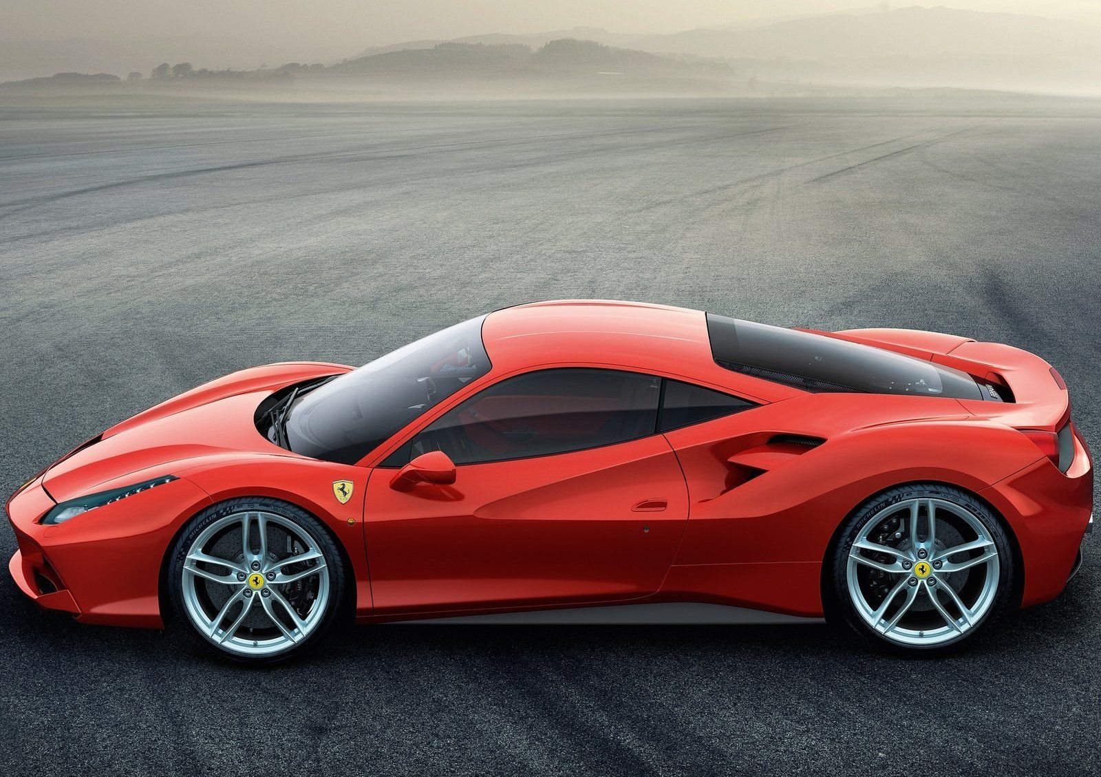 Ferrari 488 GTB - bok