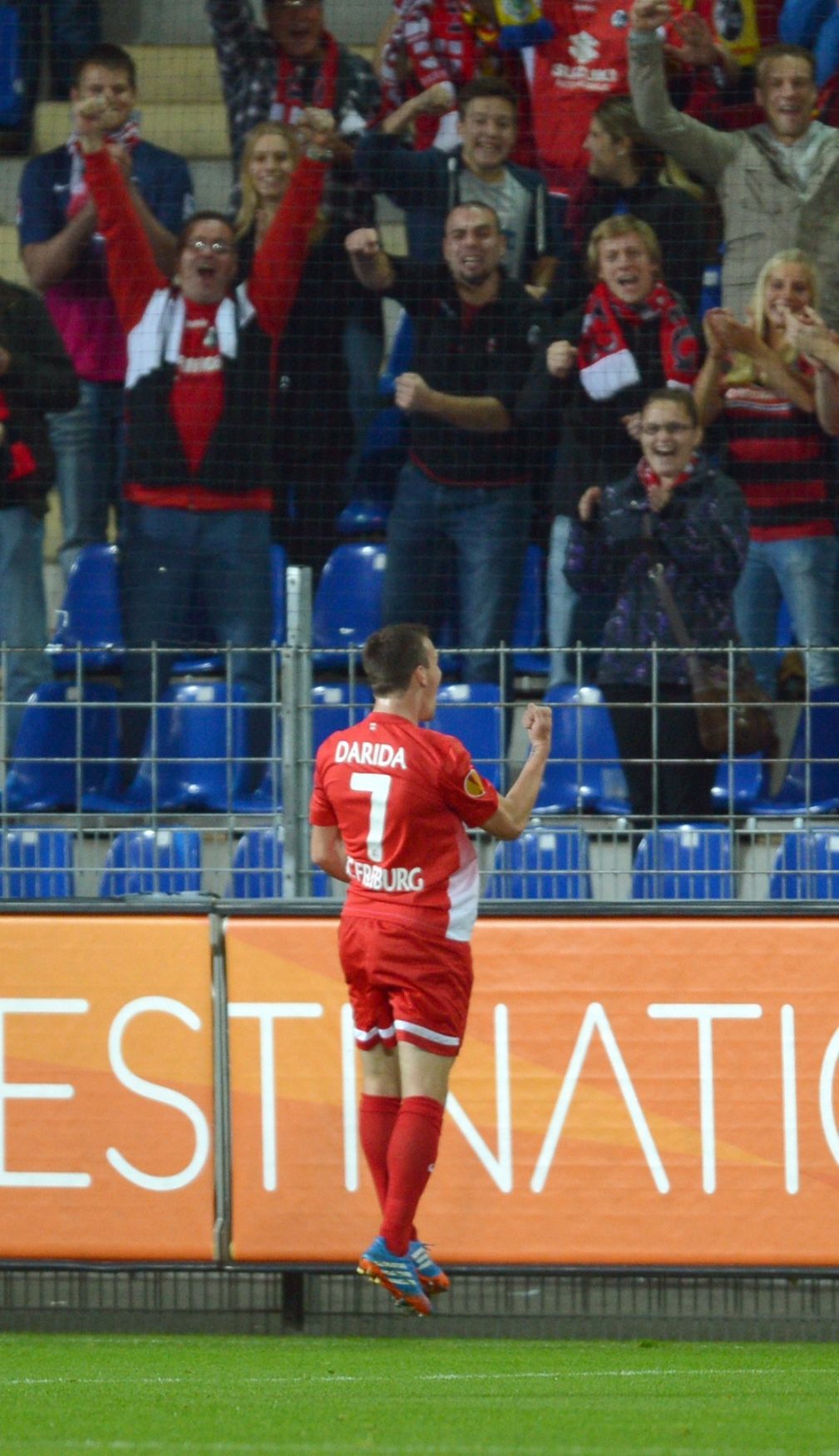 Vladimír Darida slaví první gól v dresu Freiburgu