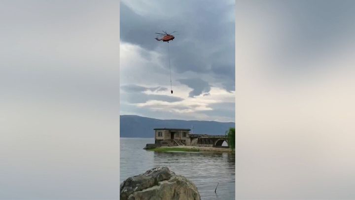 Dramatické záběry z Číny: Vrtulník se dostal do spirály, těsně před dopadem vybuchl; Zdroj foto: Associated Press