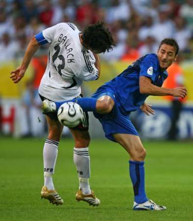 Německo - Itálie: Ballack, Totti