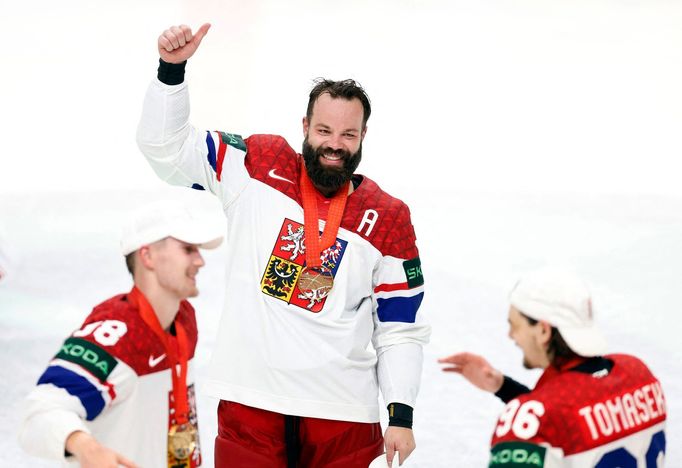 Radko Gudas se zlatou medailí po finále MS 2024 Česko - Švýcarsko