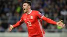 fotbal, kvalifikace ME 2020, Slovensko - Wales, Kieffer Moore slaví gól