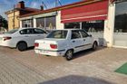 Turecká dlouhověkost některých aut je leckdy až neuvěřitelná. Renault 9 a 11 si patrně budete pamatovat i z evropských cest. Ve Francii se auto vyrábělo od roku 1981 do roku 1989, v Turecku pak žilo ještě dalších jedenáct let. Sedan R9 se vyráběl v Burse až do roku 2000, poslední tři roky jako Renault Broadway v této podobě. Hatchback R11 skončil v roce 1995.