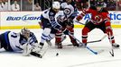 Hokej, NHL, New Jersey - Winnipeg: Jacob Josefson (vpravo) - Ondřej Pavelec, Dustin Byfuglien (33)