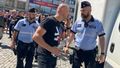 Policisté zadrželi jednoho z účastníků mítinku Andreje Babiše, který napadal jednoho z protestujících, který pískal na píšťalku.
