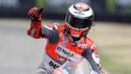 Věčně nespokojený Jorge Lorenzo už začal na Ducati vítězit, přesto znovu bude balit kufry. Od Italů  přesedne na tovární Hondu, což bude třetí motorka během čtyř let (do Ducati přišel loni z Yamahy).