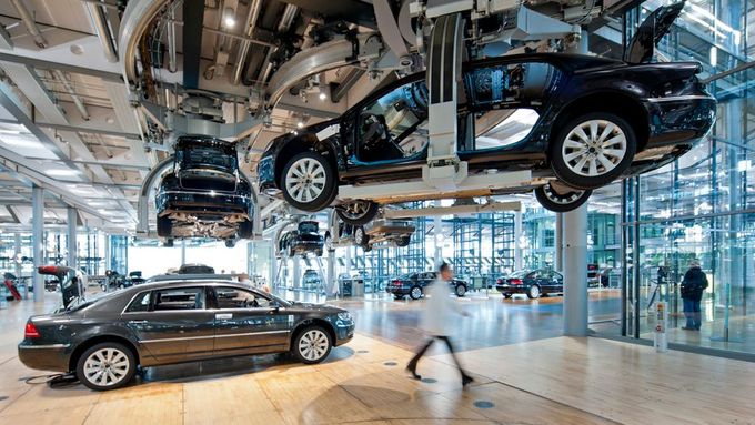 Skleněná manufaktura Volkswagenu v Drážďanech