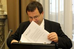 Důchodovou reformu o rok odložte, vyzvala ČSSD vládu