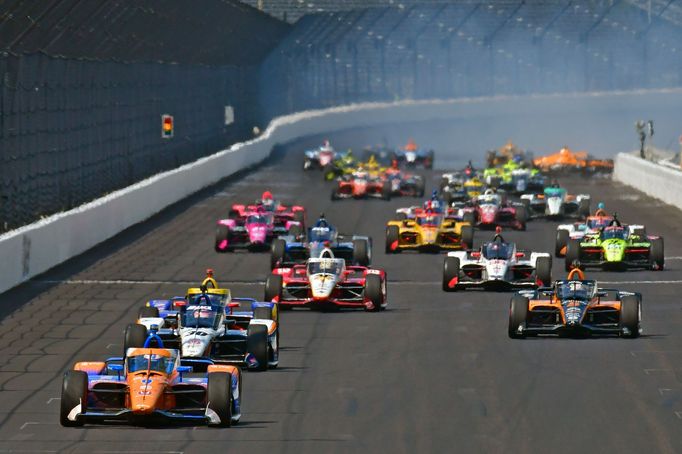 Havárie Olivera Askewa a Conora Dalyho ve 104. ročníku závodu Indy 500