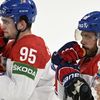 Zklamaní Matěj Blümel a David Pastrňák po semifinále MS 2022 Česko - Kanada