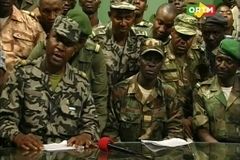 Ozbrojenci na severu Mali zabili čtrnáct vojáků, další lidi zranili