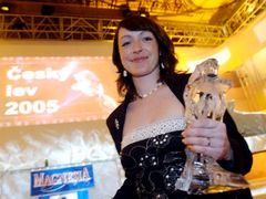 Tatiana Vilhelmová dostala Českého lva za nejlepší výkon v hlavní ženské roli ve filmu Štěstí