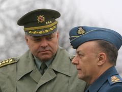 Náčelník generálního štábu Pavel Štefka a předseda Vojenského výboru NATO na pražském Vítkově.