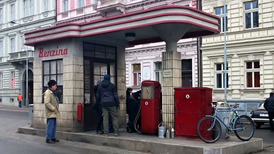 Mizející Benzina. Hezká pumpa je v Česku unikát, nahradily je ty reklamní bez nápadu