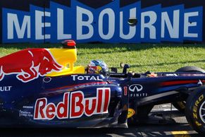 Šampion Vettel kraluje F1 i v úvodu nové sezony