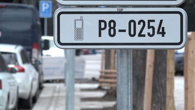 Praha sjednotila zóny pro placené stání ve svých ulicích. Jednotné už jsou i parkomaty, jako alternativu můžete použít i Virtuální parkovací hodiny.
