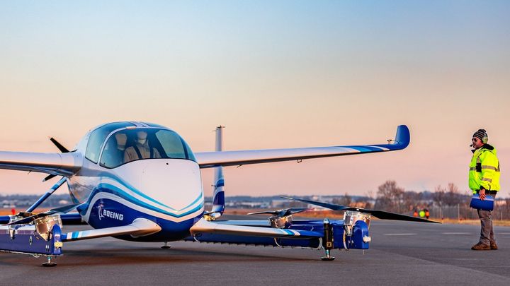 Bez pilota a na elektrický pohon. Boeing poprvé úspěšně otestoval létající auto