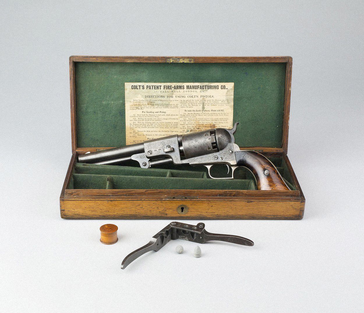 Jednorázové užití / Fotogalerie / Příběh legendy revolverů Colt, kterou koupila nedávno Česká Zbrojovka