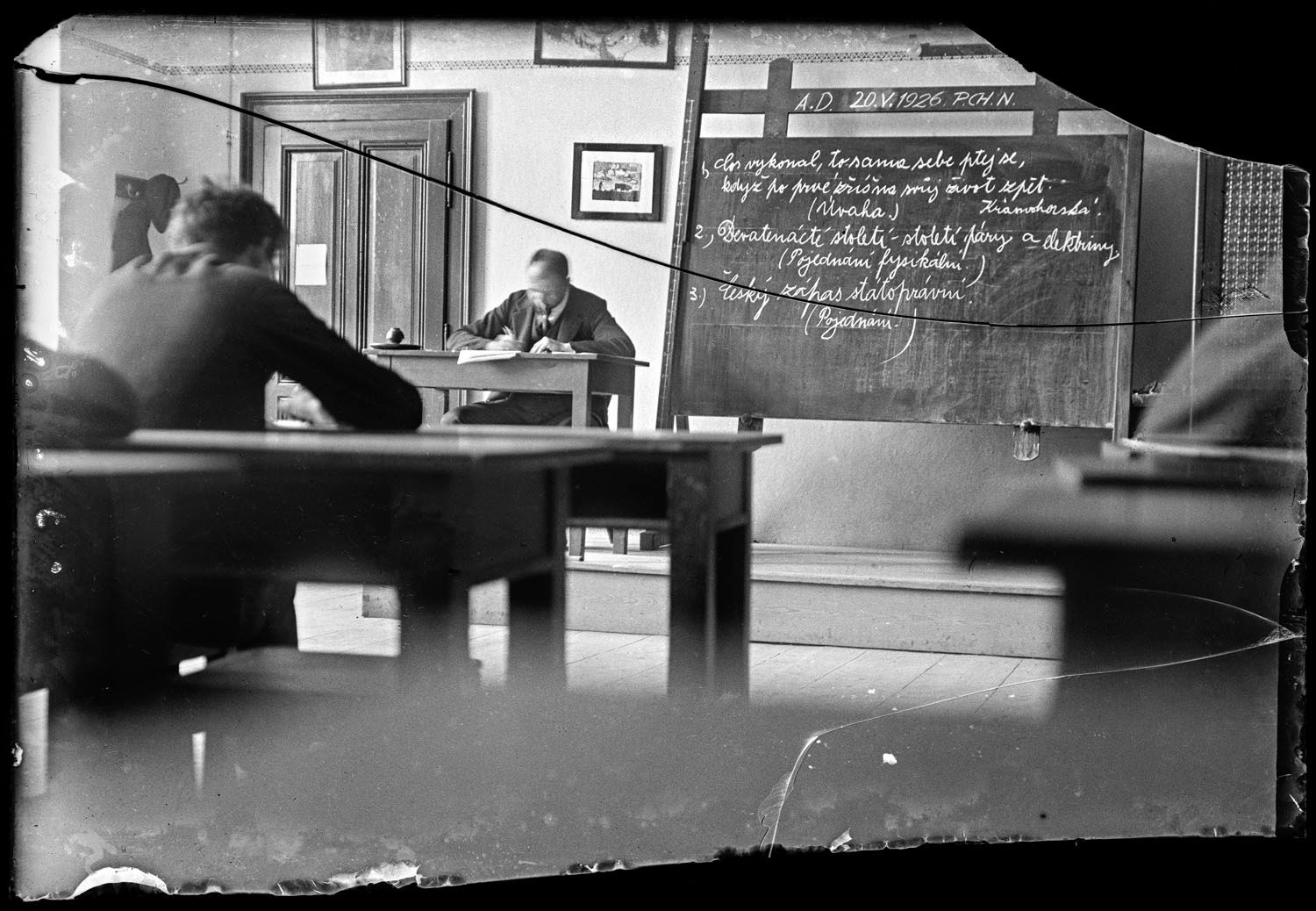 Negativy z popelnice, kniha, Martin Wágner, iniciativa, sbírka, archiv, Foto, fotografie, Magazín