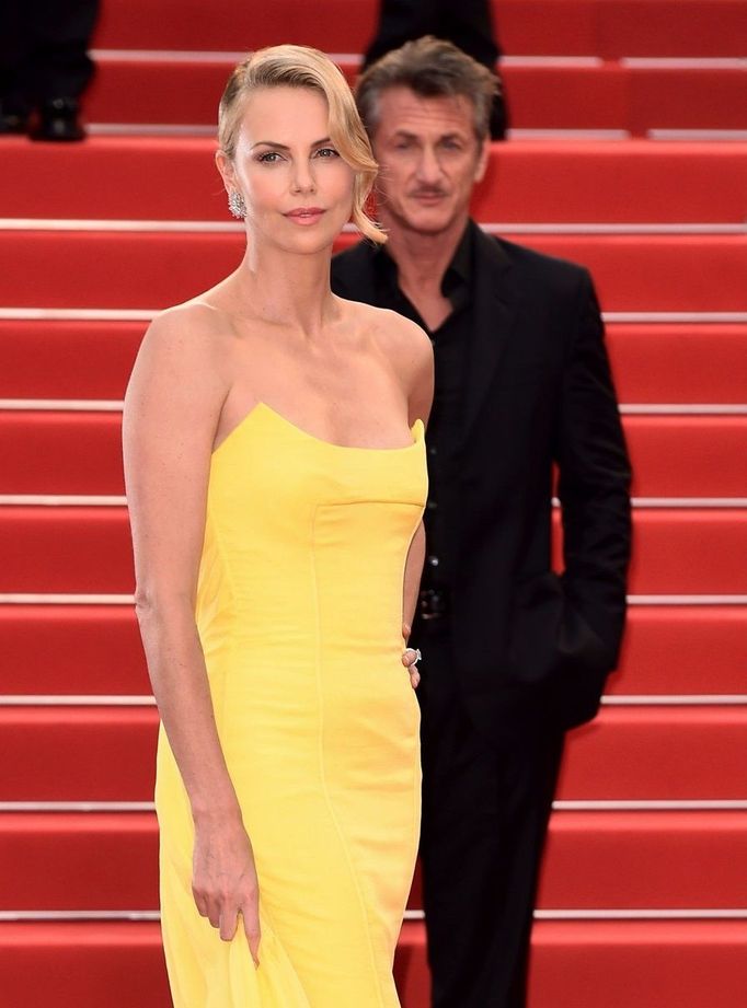 Charlize Theronová a Sean Penn v Cannes.