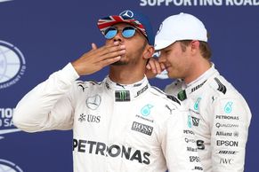 F1 se řítí do našlapaného podzimního semestru. Kdo je premiant, kdo musí přidat a kdo propadá?