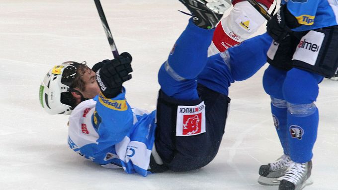 I v zápase na ledě pražské Slavie se Radek Duda ocitl několikrát na ledě, po zápase však působil klidným dojmem.