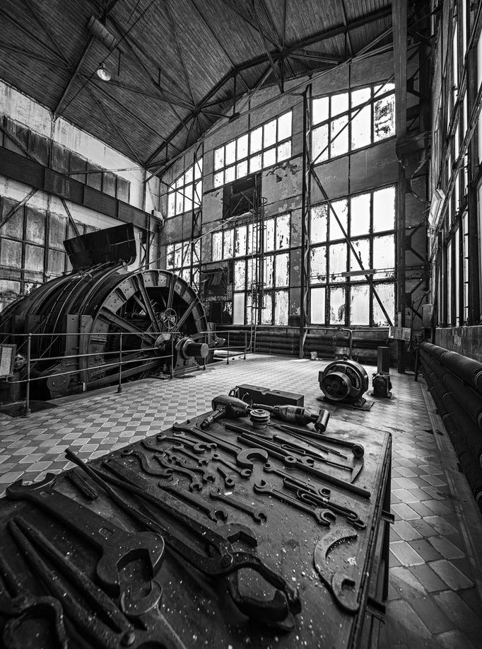 Fotografie z knihy Ostrava industriální a moderní (Martin Strakoš, Josef Horázný a Martin Štěrba)