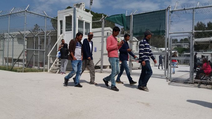 Na ostrově Lesbos leží i tábor Moria, který funguje jako centrum pro registraci běženců.