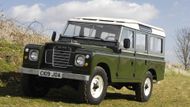 Land Rover Series III pochází z roku 1971. Vyznačoval se širokou nabídkou motorů, které zahrnovaly nejen dieselové řadové čtyřválce, ale i šesti a osmiválcové jednotky. Nešlo ale o žádné „siláky“. V8 měl výkon pouhých 91 koní.