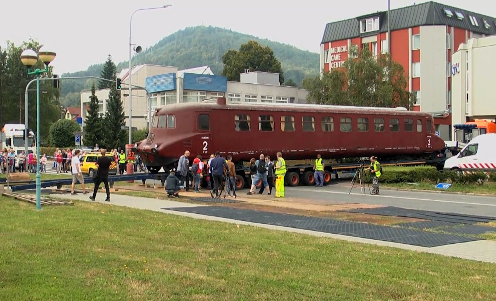 Slovenská strela opustila muzeum v Kopřivnici. Vlak čeká kompletní oprava