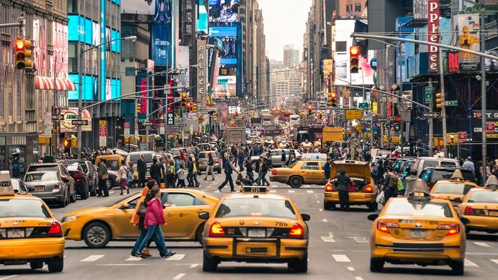 New York povolil přecházení ulic na červenou. Lidé se bojí nárůstu usmrcených chodců