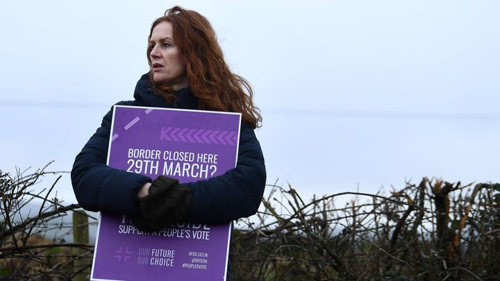 Na hranicích Irska demonstrovali lidé proti brexitu, nechtějí rušit volné hranice