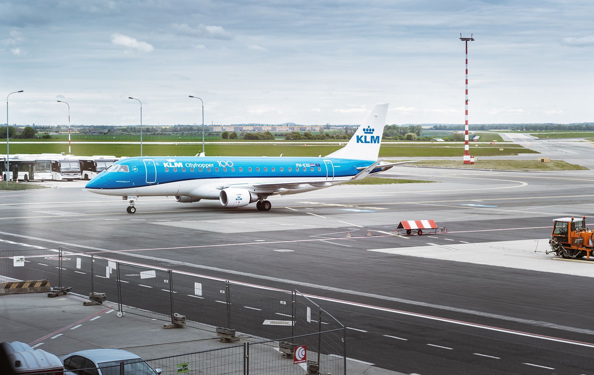 Letiště Václava Havla na pražské Ruzyni v době koronaviru (první obnovený let KLM z Amsterodamu))