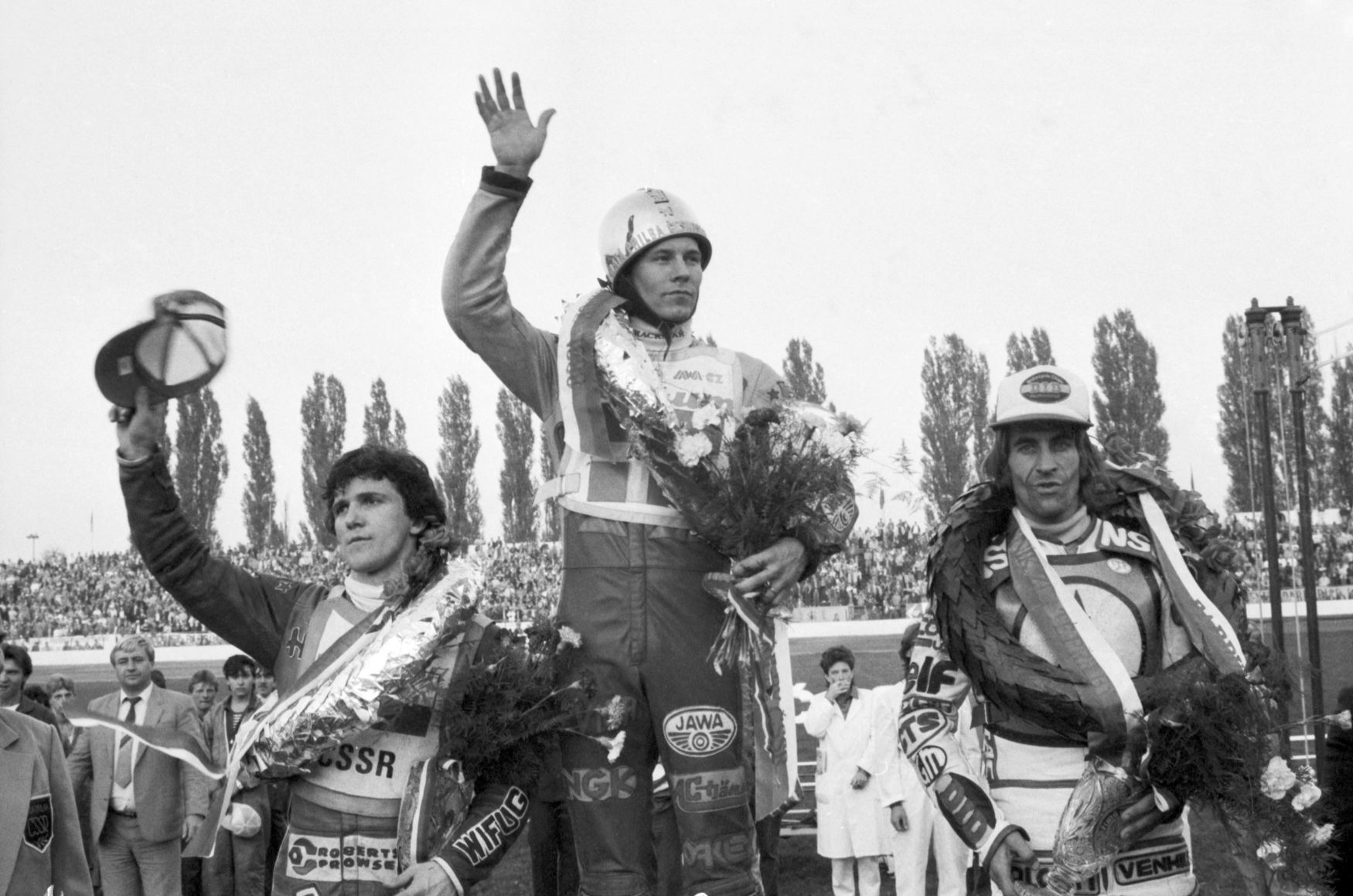 Zlatá přilba 1988: Roman Matoušek (ČSSR) druhé místo, vítěz závodu Per Jonsson ze Švédska a Jeremy Doncaster (Velká Británie)