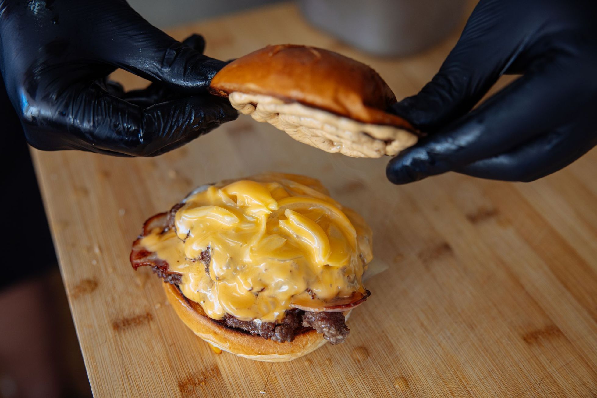 PřívYES, přívěs, jídlo, gastronomie, Palmovka, Libeň, burger, quesadilla, street food