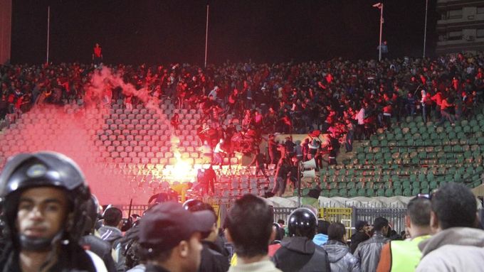 Tragédie na stadionu v Port Saídu, ke lteré došlo 1. února 2012.