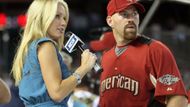 Heidi Watneyová / Time Warner Cable / ESPN / NESN: Sympatická blondýnka pokrývá tuto sezónu hlavně reportážemi o baseballu a Los Angels Lakers.