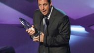 People's Choice Awards - nejoblíběnější komediální herec Adam Sandler (a nejoblíběnější komedie Machři).