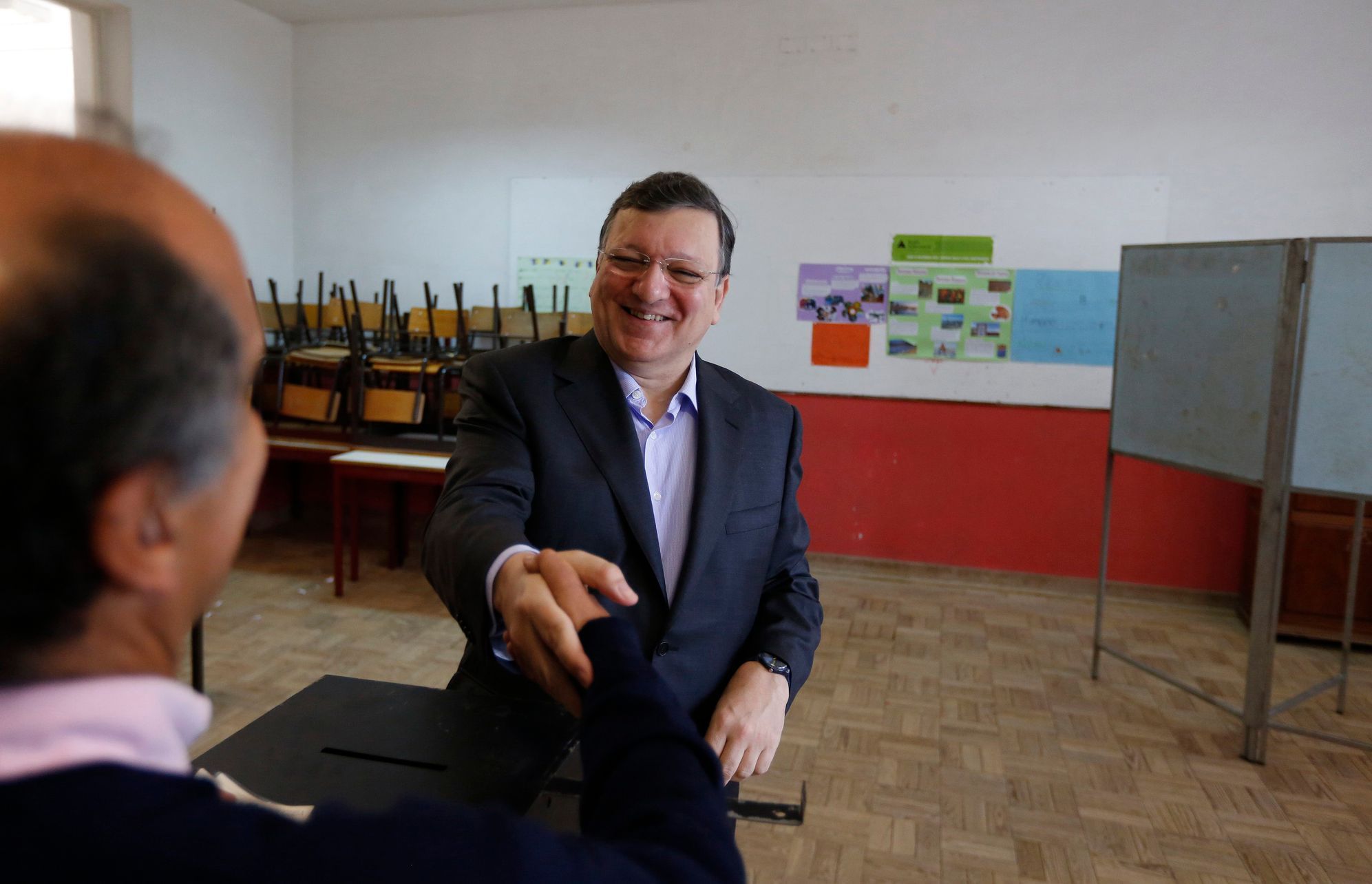 Odvolit dnes byl i předseda Evropské komise José Manuel Barroso