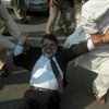 Zatýkání právníků v Karáčí po vyhlášení výjimečného stavu