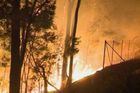 Požáry v Austrálii si vyžádaly dvě oběti, jeden člověk se pohřešuje