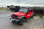 Firma má dvě demo auta, vedle Jeepu Wrangler, který používá v Evropě, také Hummer H1 v USA.