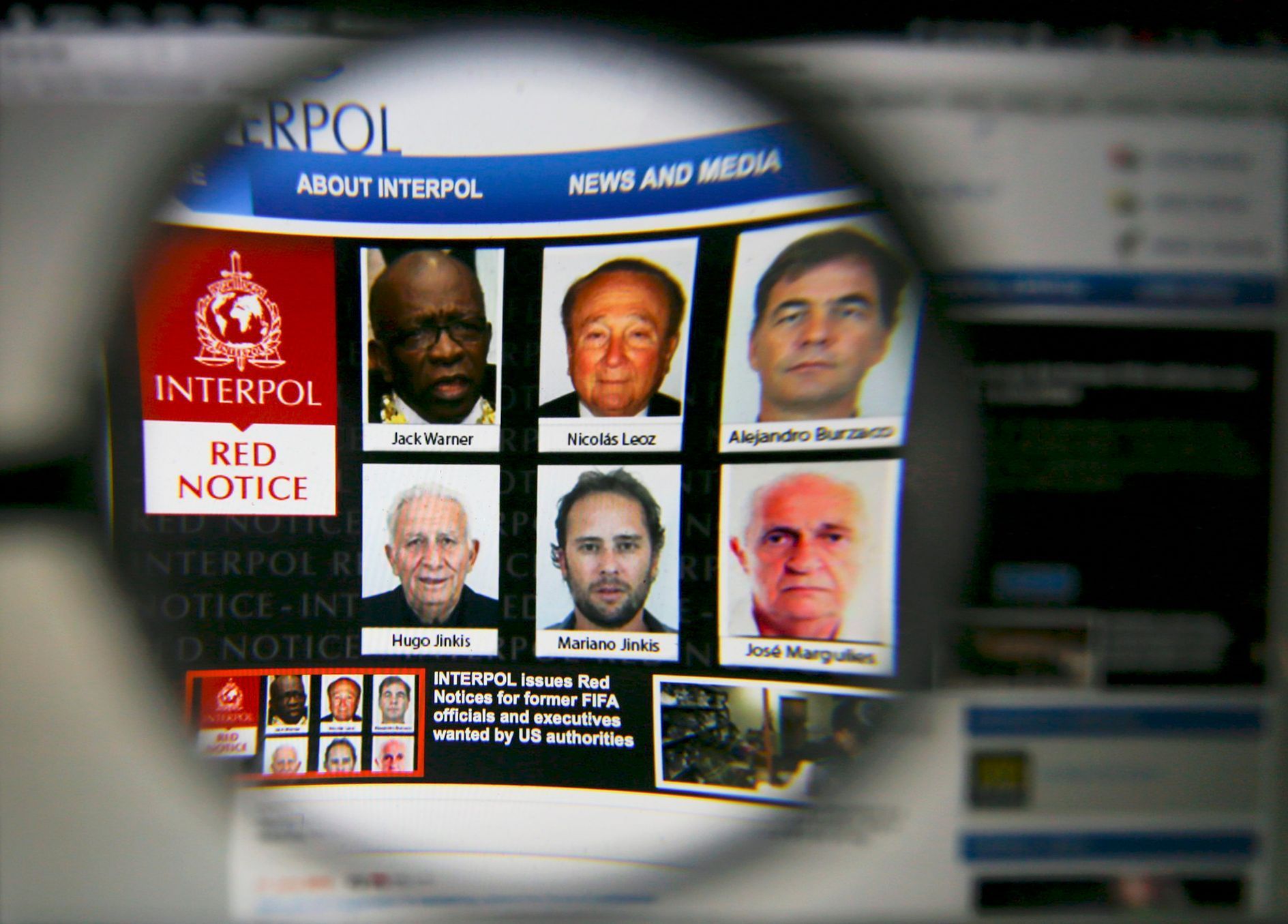 Interpol hledá Jacka Warnera a spol.