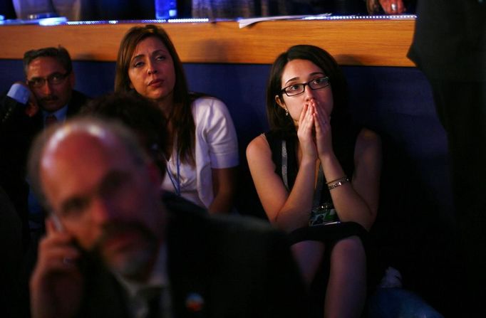 Convention-goers listen to speeches during the first day of the Democratic National Convention in Charlotte, North Carolina, September 4, 2012. REUTERS/Eric Thayer (UNITED STATES - Tags: POLITICS ELECTIONS) Published: Zář. 5, 2012, 1:51 dop.